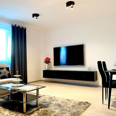 Spacious Apartment Near Hockey And Football Arena Bratislava Eksteriør bilde
