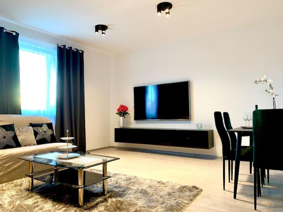 Spacious Apartment Near Hockey And Football Arena Bratislava Eksteriør bilde