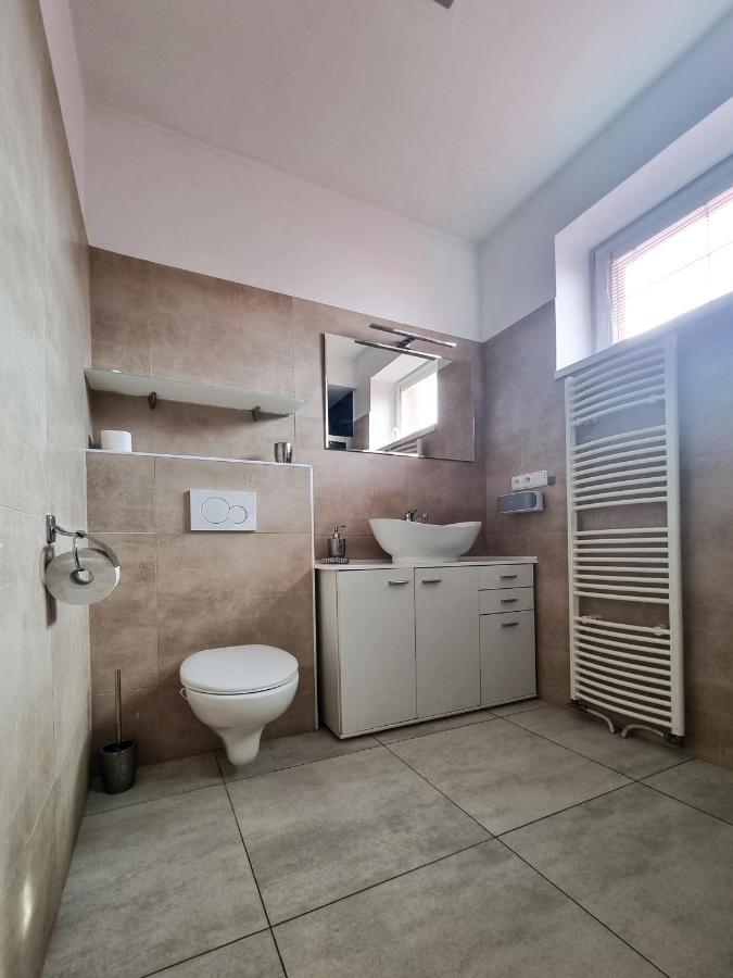 Spacious Apartment Near Hockey And Football Arena Bratislava Eksteriør bilde