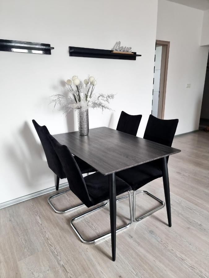 Spacious Apartment Near Hockey And Football Arena Bratislava Eksteriør bilde